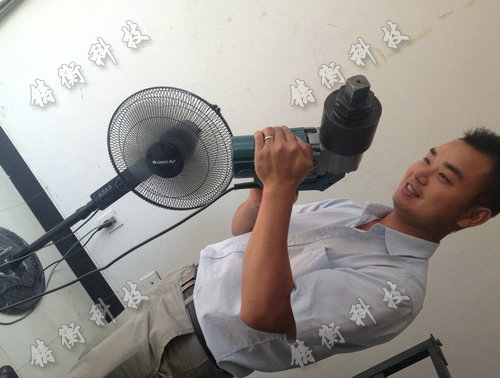 定扭矩電動扳手